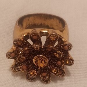 Elegant Gold Floral Ring